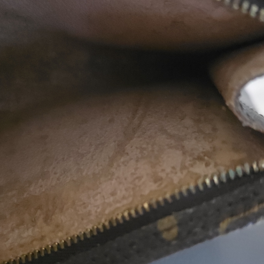 Louis Vuitton Women's Luxury Wallet - Picture 5 of 8